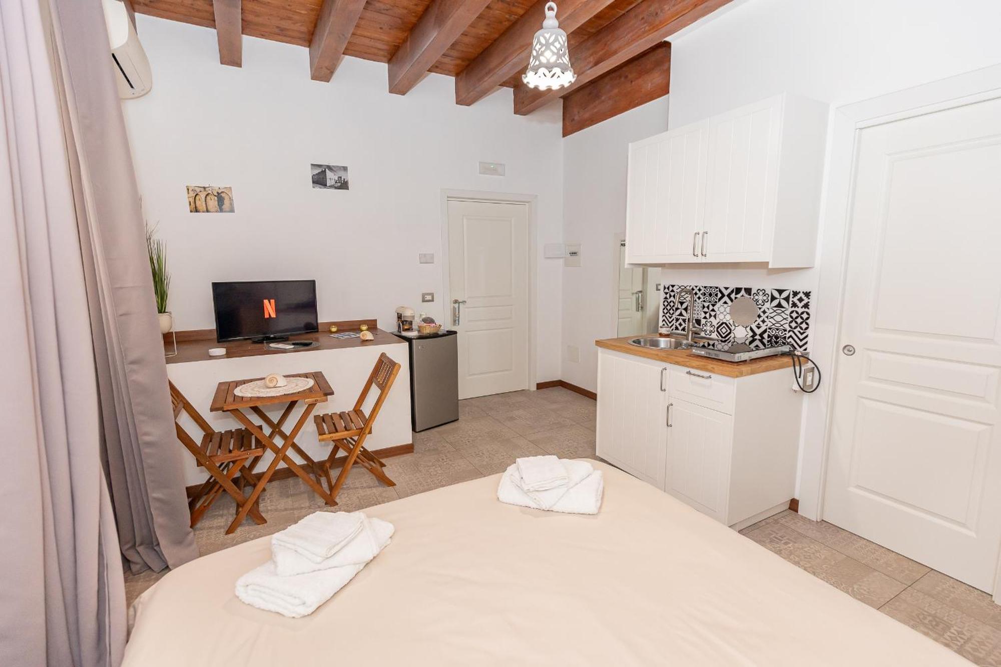 Centro Storico Redmood House A 5 Min Dal Mare, Wi-Fi, A/C E Netflix Daire Barletta Dış mekan fotoğraf