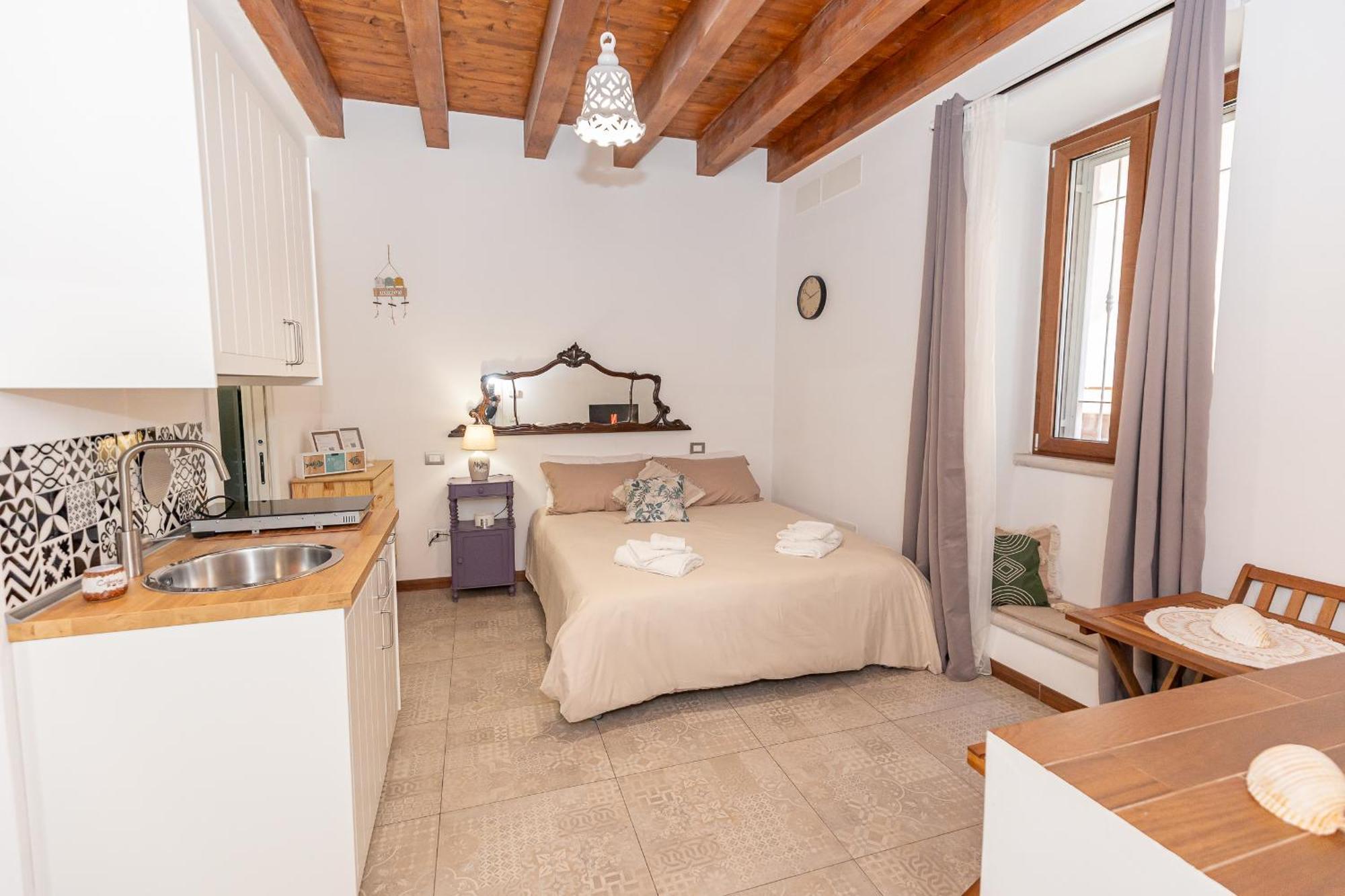 Centro Storico Redmood House A 5 Min Dal Mare, Wi-Fi, A/C E Netflix Daire Barletta Dış mekan fotoğraf