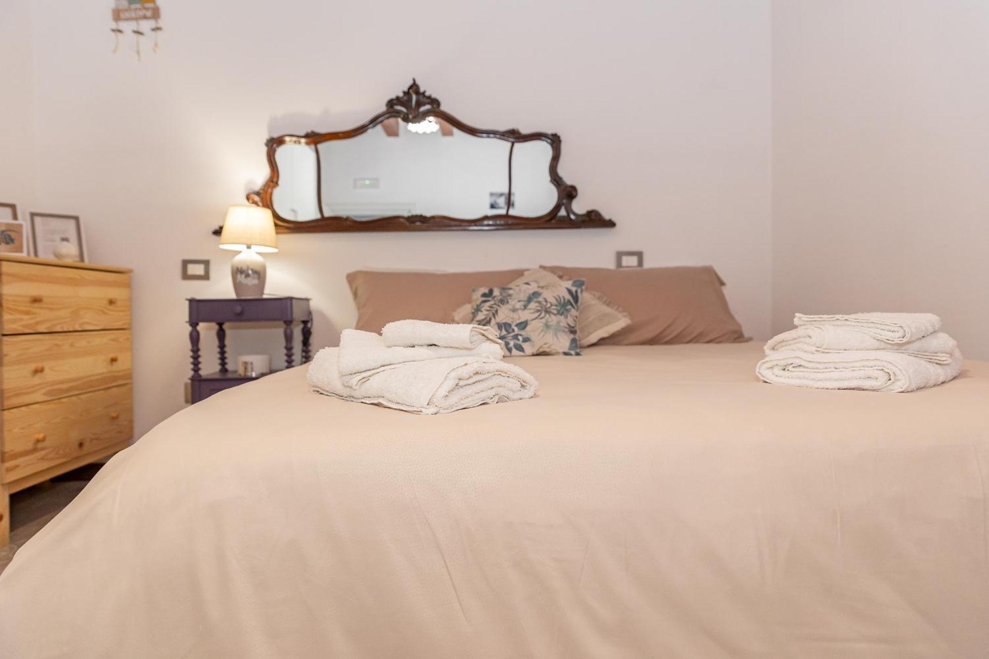 Centro Storico Redmood House A 5 Min Dal Mare, Wi-Fi, A/C E Netflix Daire Barletta Dış mekan fotoğraf